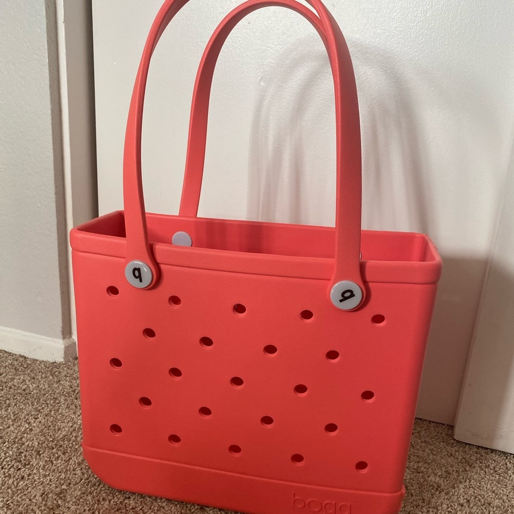 Almost Brand New w/ Tags Coral Baby Bogg Bag